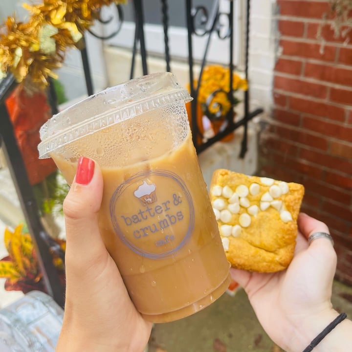 photo of Batter & Crumbs Vegan Bakery and Cafe Iced Pumpkin Spice Latte shared by @alexanicole on  15 Sep 2022 - review