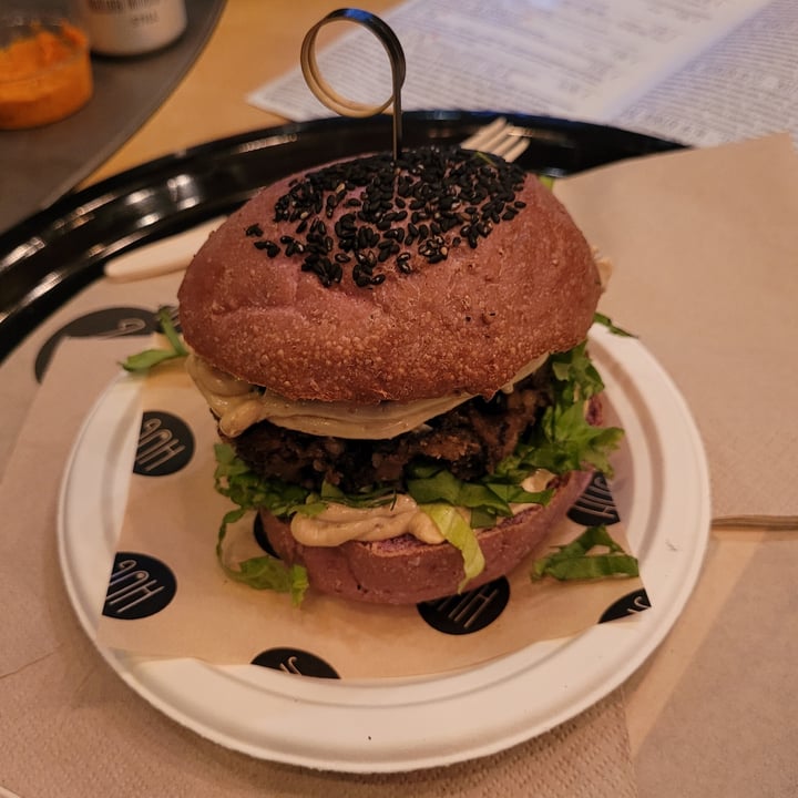 photo of HUG Hug-burger Thanos shared by @vitadasani on  17 Sep 2022 - review