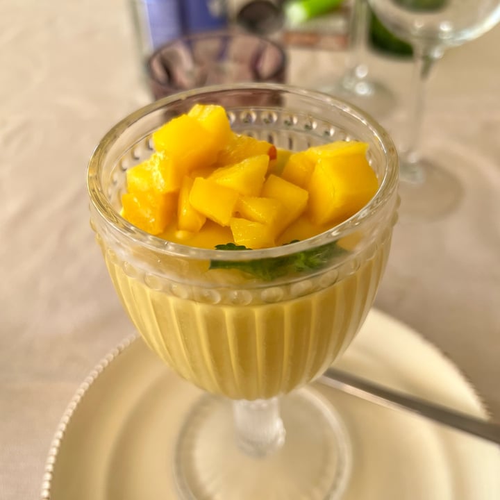 photo of Locanda a casa dalla Ross Crema fresca al mango con latte di cocco e menta shared by @marylea on  14 Aug 2022 - review