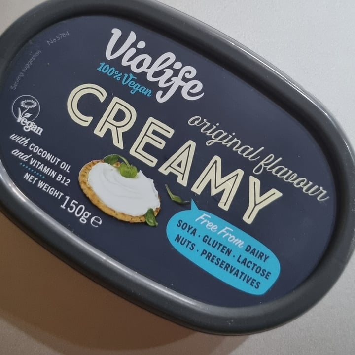 review photo of Violife creamy cheddar shared by @chilicontofu on 01 Sep 2022 - review