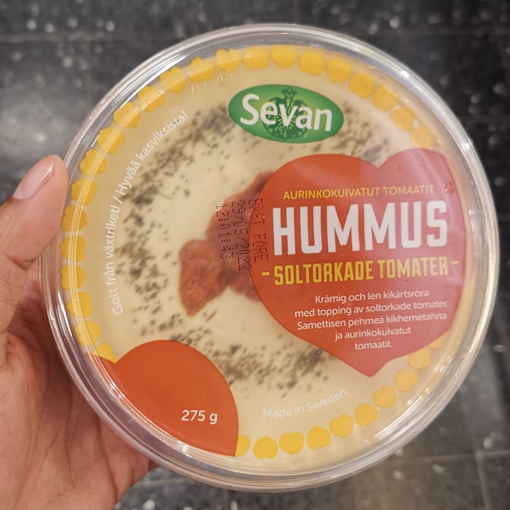 review photo of Sevan Hummus Soltorkade Tomater shared by @silvialeon92 on 17 May 2022 - review