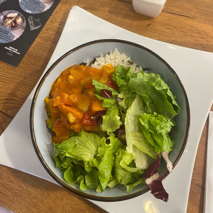 photo of Lesnina XXXL Pula Curry with basmati rice shared by @tejajavernik on  24 Apr 2022 - review