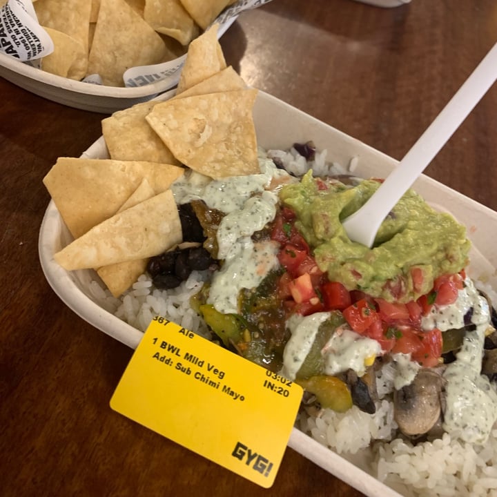 Guzman y Gomez Melbourne, Australia Vegan Burrito Bowl Review abillion
