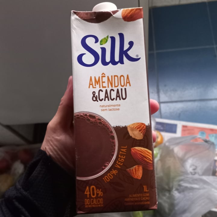 photo of Silk Leite de amêndoas e cacau (Almond and Cocoa Milk) shared by @binhoqueiroz on  04 Apr 2022 - review