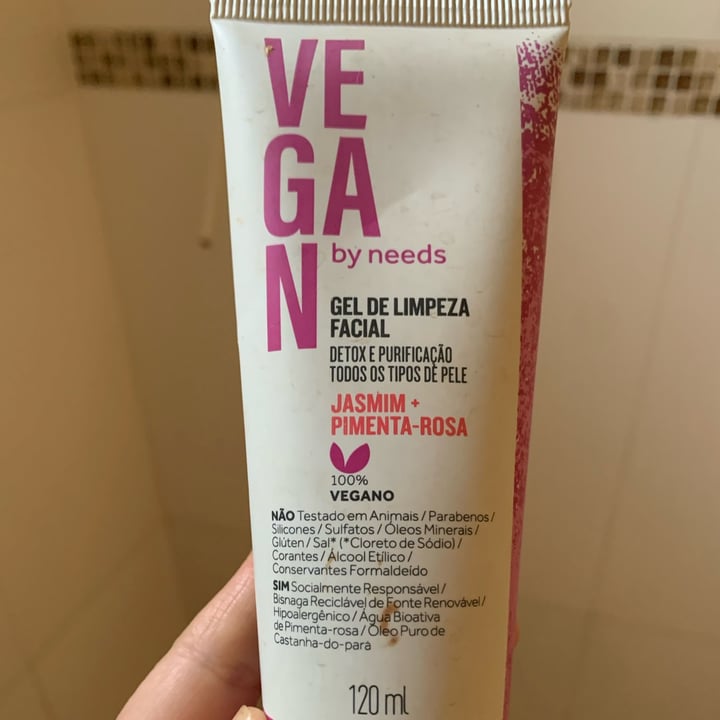 photo of Needs gel de limpeza facial shared by @viviemie on  14 Jun 2022 - review