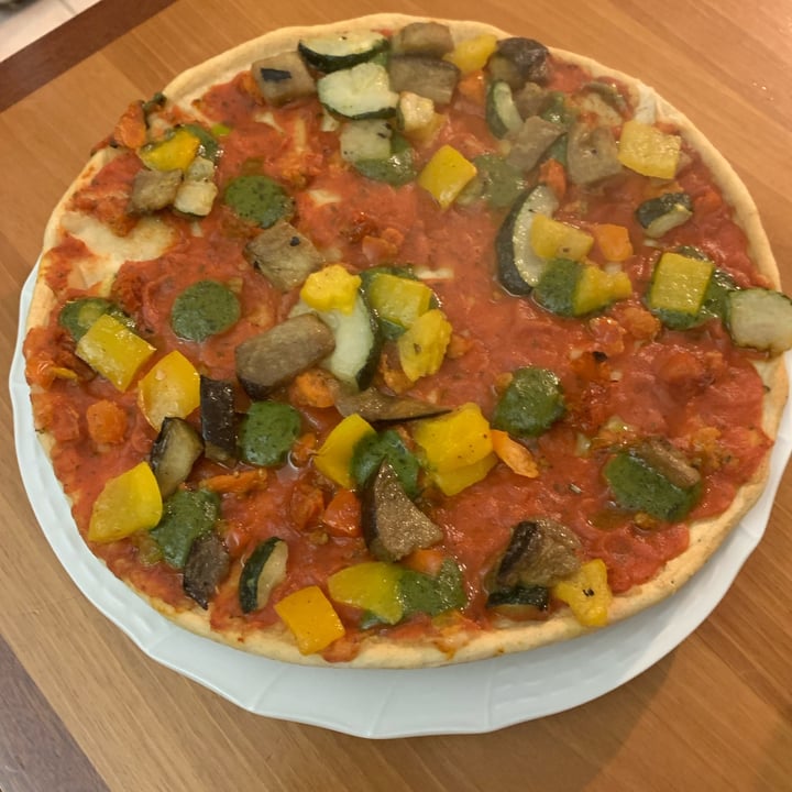 review photo of Cameo Pizza Rossa Alle Verdure Grigliate shared by @akelidevi on 09 Dec 2022 - review