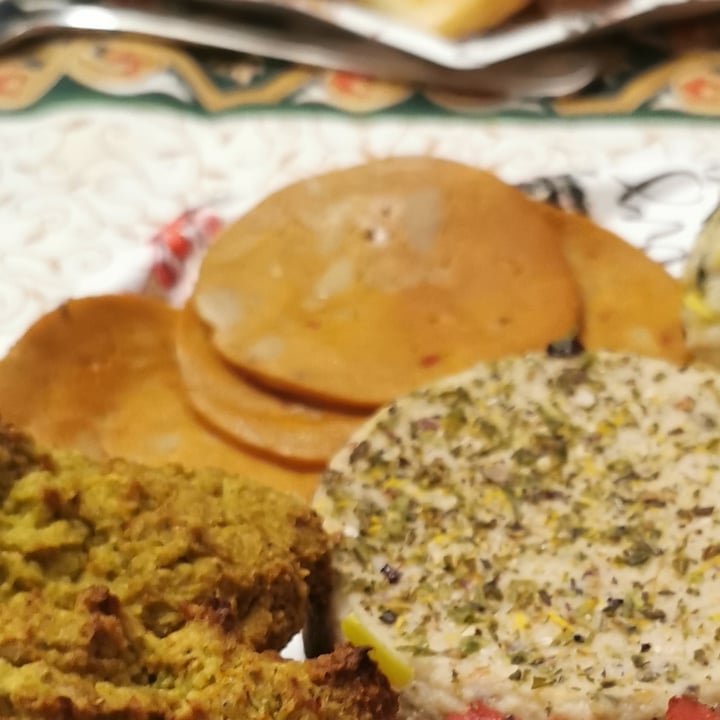 review photo of Wheaty Affettato Vegano Salame shared by @ellasyoga on 31 Dec 2021 - review