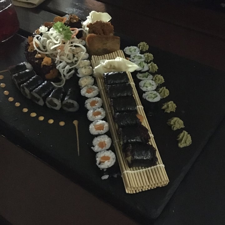 photo of Niiko - Sushi x Vegan MAKI MIX (18 STÜCK) shared by @marioso on  28 Sep 2021 - review
