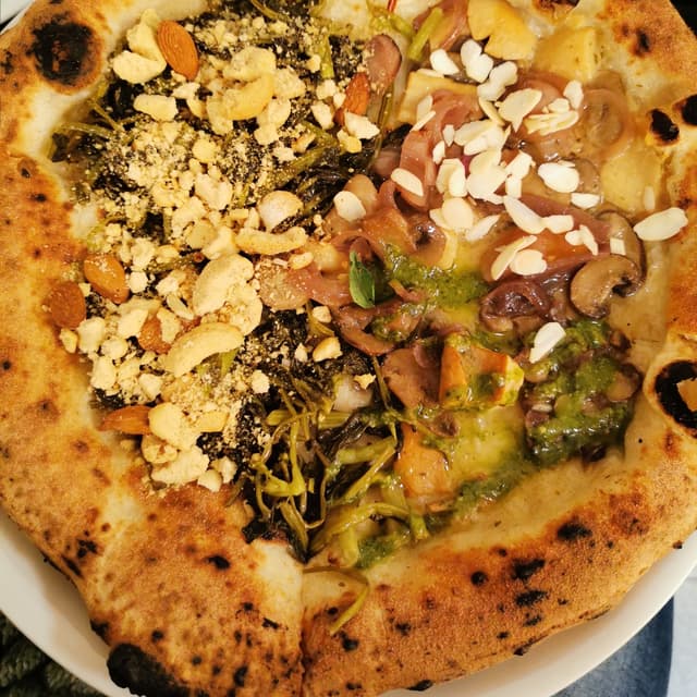 Photo of the dish “Pizza due gusti vegan”