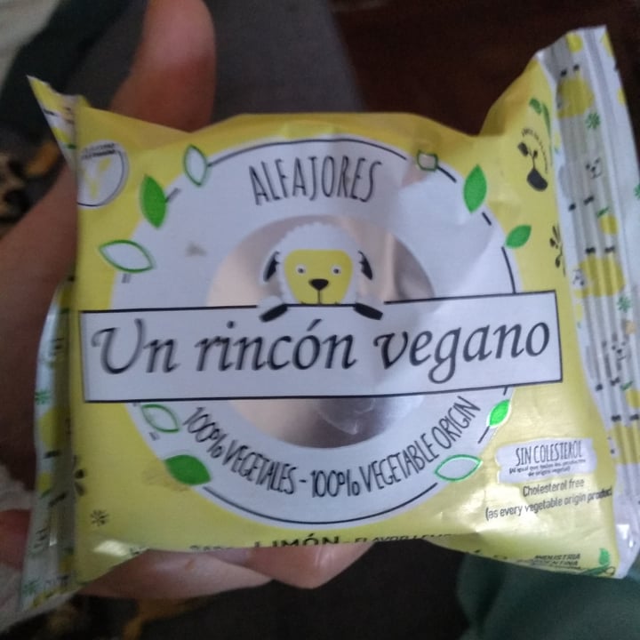 photo of Un Rincón Vegano Alfajor de Limón shared by @ineperez on  29 Sep 2021 - review