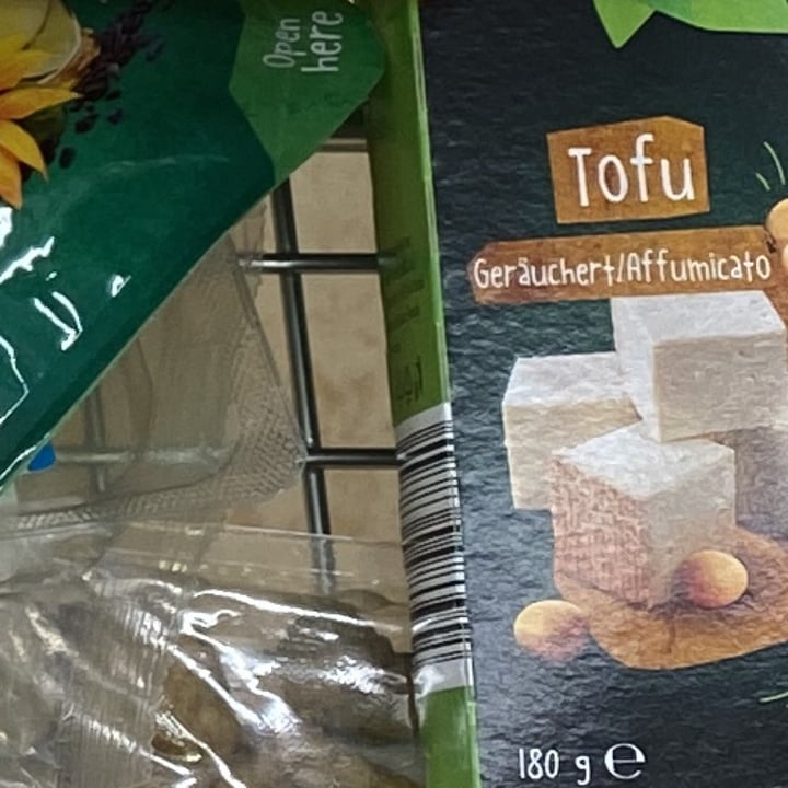 photo of Vemondo Organic tofu smoked shared by @susannaporto on  12 Apr 2022 - review