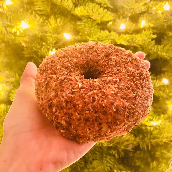 photo of Good Town Doughnuts Coconut Donut shared by @meredithsveganlife on  10 Dec 2020 - review