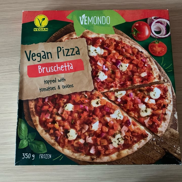 photo of Vemondo Vegan Pizza Bruschetta shared by @noemibarone on  20 May 2022 - review