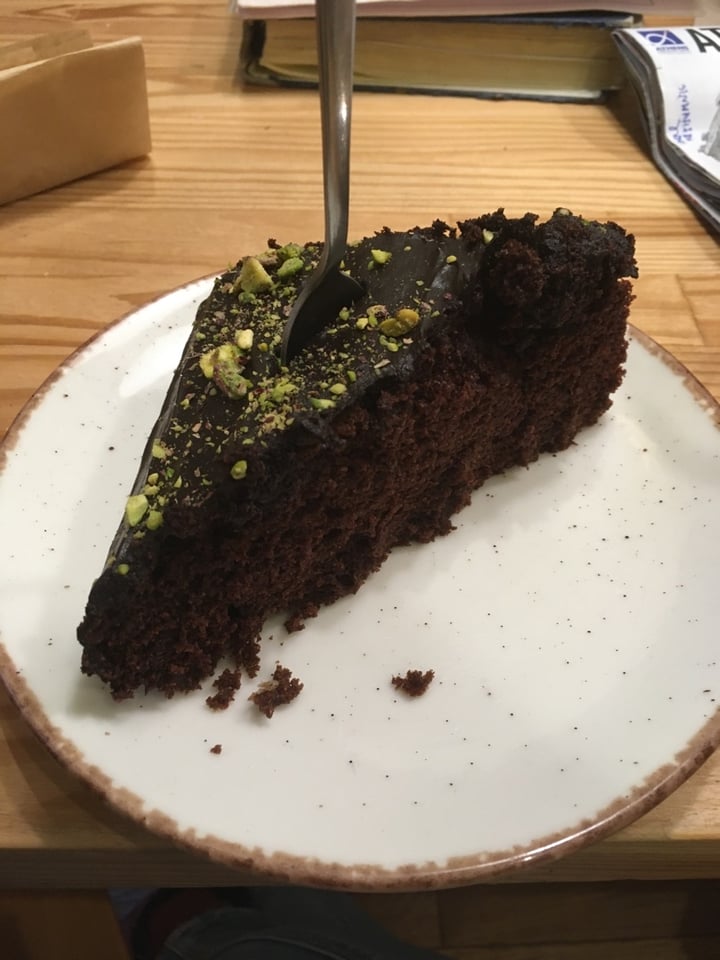 photo of Peas Vegan & Raw Food Chocolate Cake shared by @lurkelele on  18 Mar 2020 - review