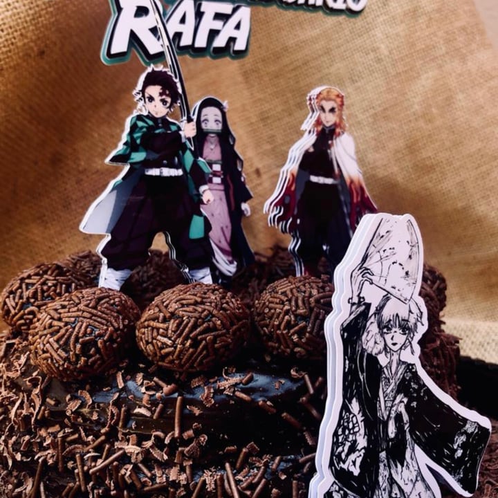 review photo of ParadinhaVeg Bolo De Cenoura Com Chocolate Decorado Para Aniversário shared by @lilistrassa on 11 May 2022 - review
