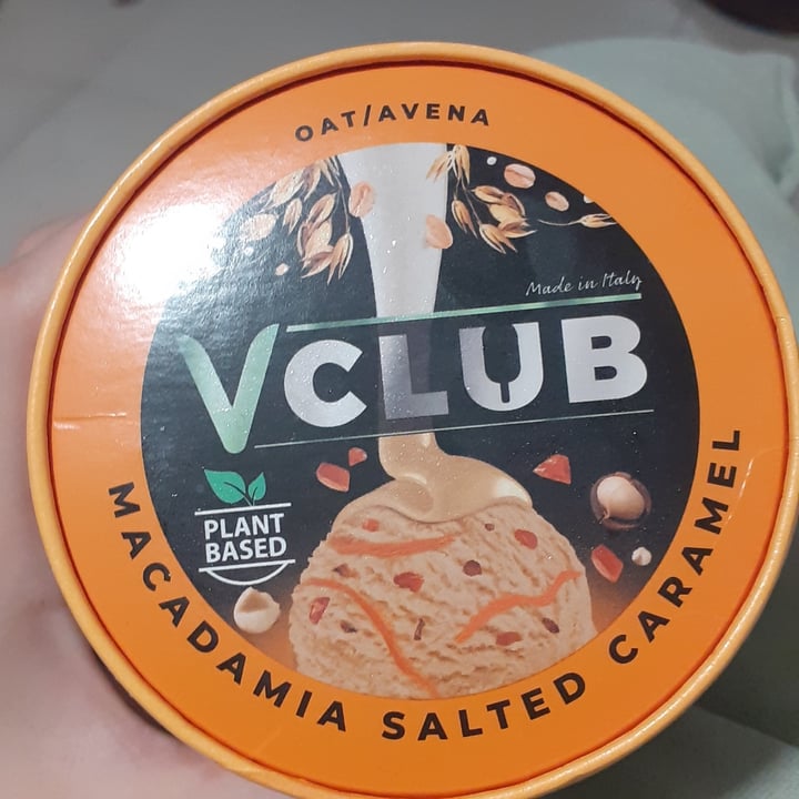 review photo of VClub Helado de caramelo a la sal y nueces de macadamia shared by @lrh22 on 13 May 2022 - review