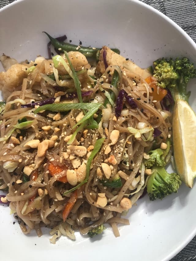 菜肴“Vegetable Pad Thai”的照片