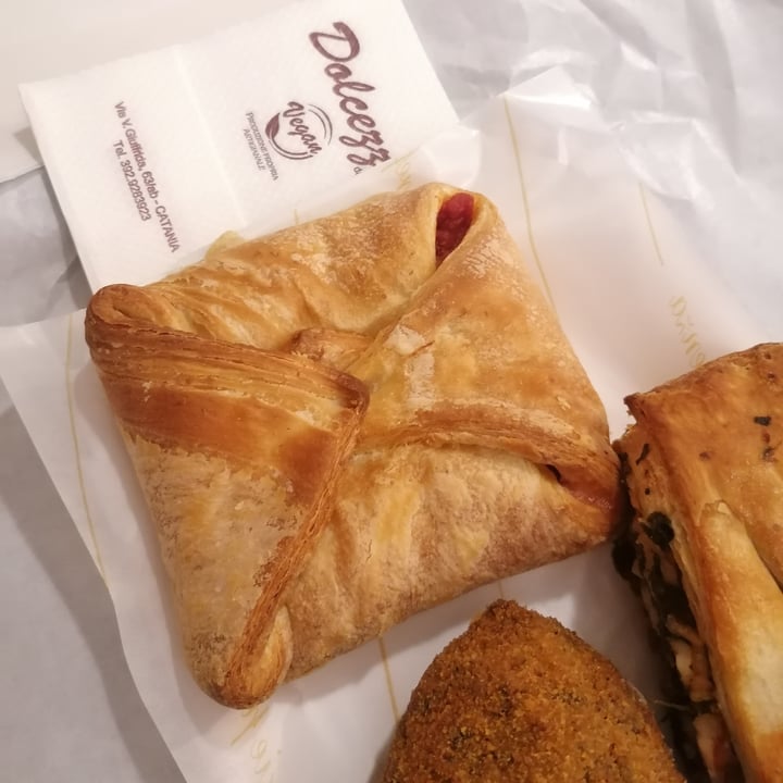 photo of Bar Dolcezza di Cuscunà Temistocle Cipollina Vegana shared by @rosannad93 on  28 Oct 2022 - review