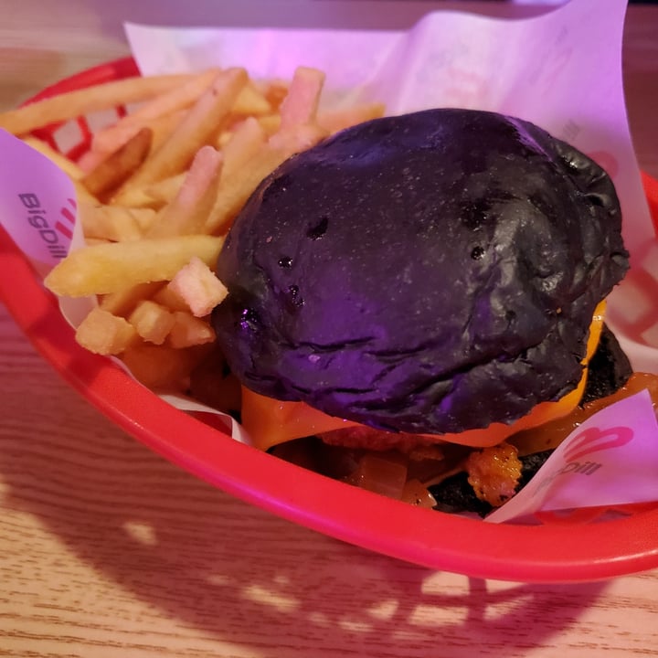 photo of Big Dill Black Mamba Burger w/ Slime Fries shared by @moosewong on  04 Nov 2021 - review