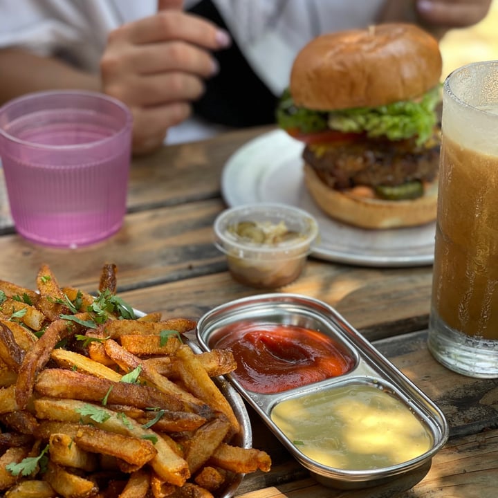 photo of Hip Vegan fries shared by @veganshugah on  27 Sep 2021 - review