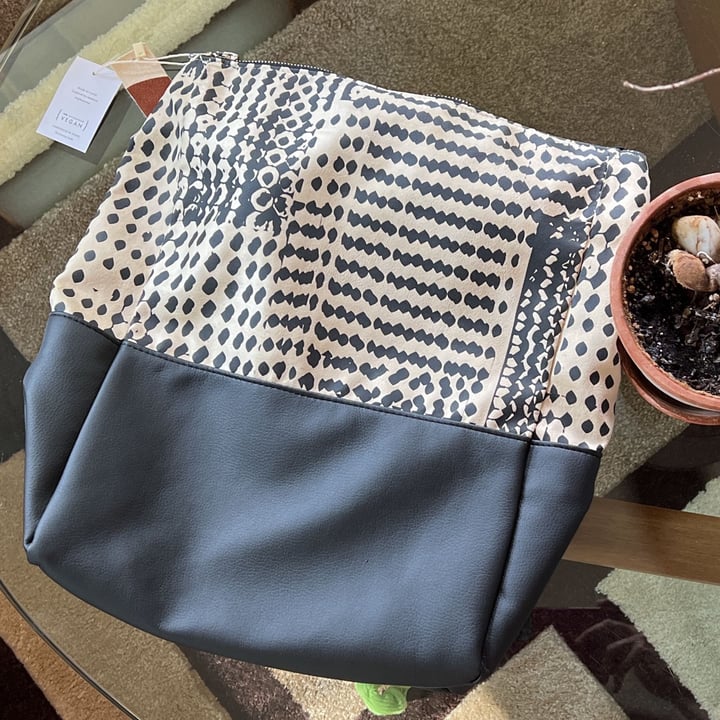 photo of Lee Coren Lee Coren Fabric Vegan backpack shared by @suebedo on  31 May 2022 - review