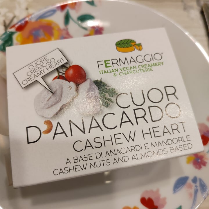photo of Fermaggio Cuor d’Anacardo shared by @queeervegan on  08 Dec 2022 - review