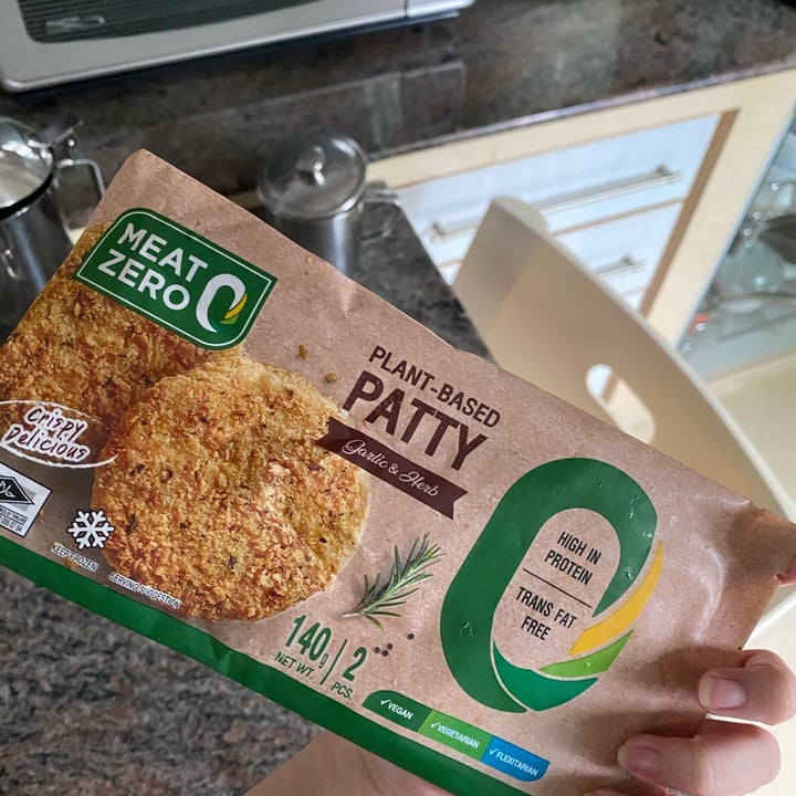 photo of Meat Zero Plant-based Patty Garlic & herb shared by @peasfulpea on  06 Jan 2022 - review