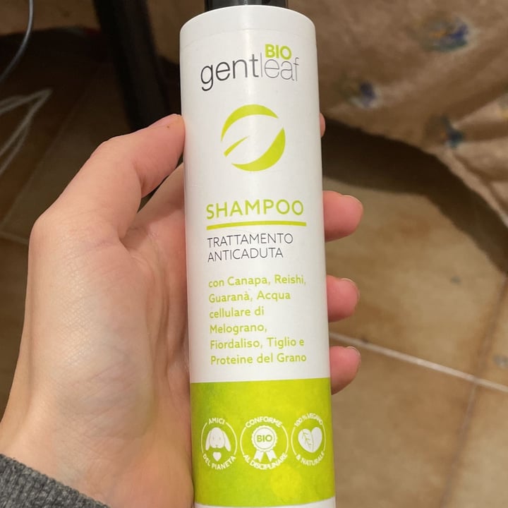 photo of Gentleaf Bio Shampoo trattamento anti caduta shared by @giorgi23 on  12 Jan 2022 - review