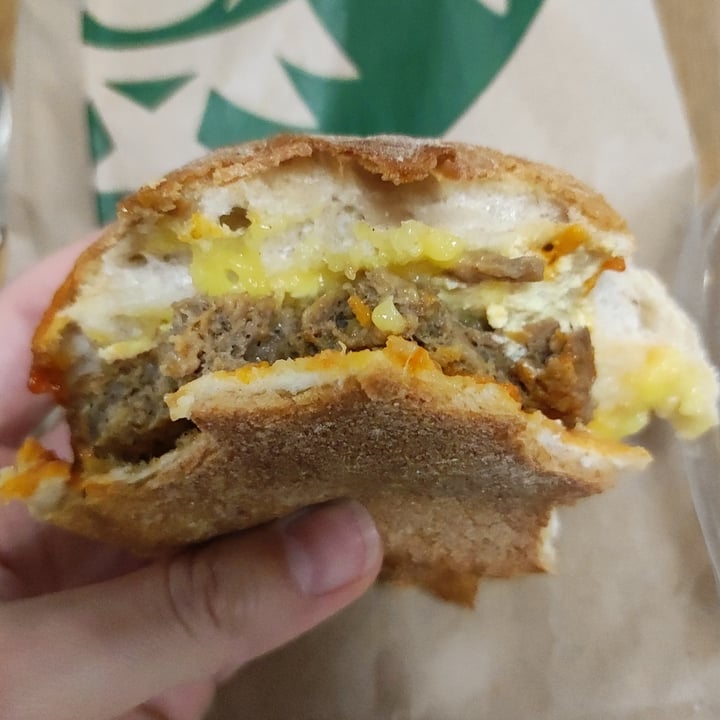 photo of Starbucks Coffee Plant-based Breakfast Sandwich shared by @annavice on  20 Jun 2022 - review