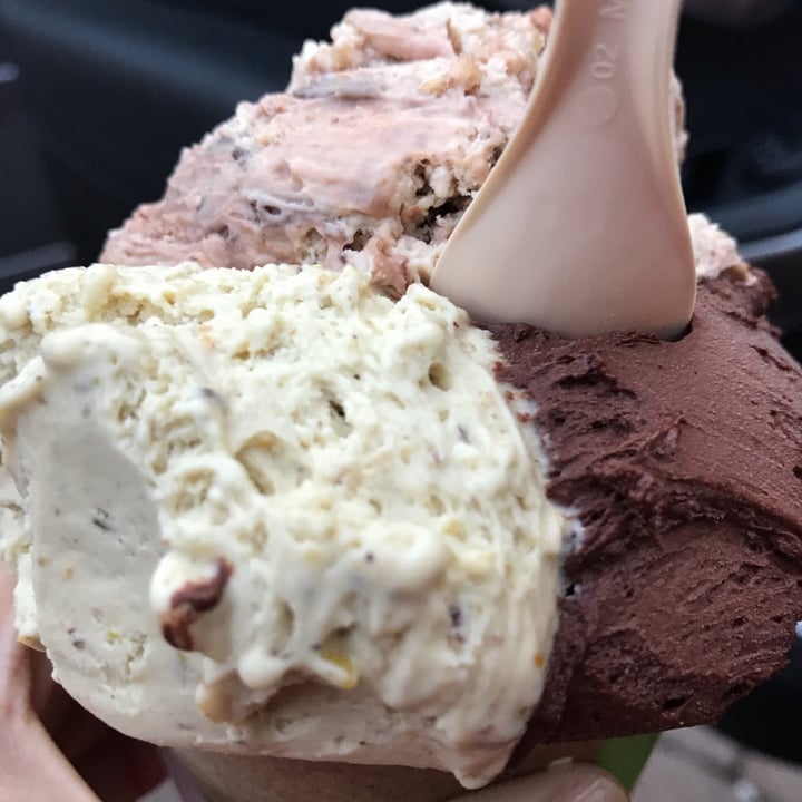 photo of Gelateria Liberty - Carbonate (co) Gelato shared by @francius80 on  14 Sep 2022 - review