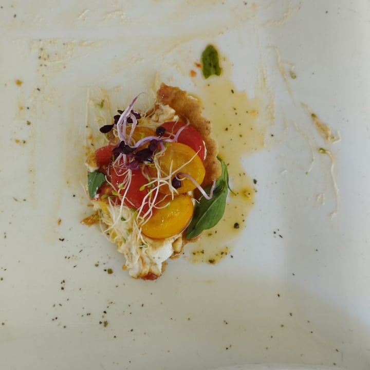 photo of La Mi Mama Crostatina con ricotta di anacardi, zucca marinata e broccoletti ripassati shared by @stormstars001 on  03 Jul 2022 - review