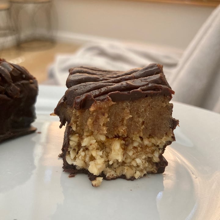 photo of Harvest cafe Snickers Bar shared by @mailidyer on  26 Sep 2021 - review
