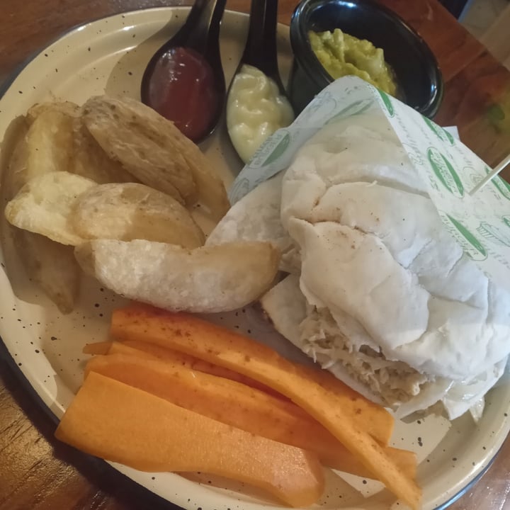 photo of Burger Green, Pereira Sandwich No Pollo Vegano shared by @mauardila on  06 Jun 2021 - review
