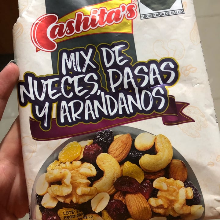 photo of Cashita’s Mix De Nueces, Pasas Y Arándanos shared by @nashespinoza on  02 Dec 2021 - review