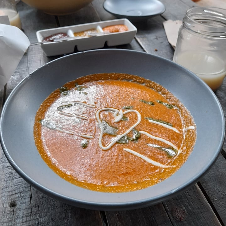 photo of Forever Vegano Sopa De Tomate shared by @omar0505 on  17 Dec 2021 - review