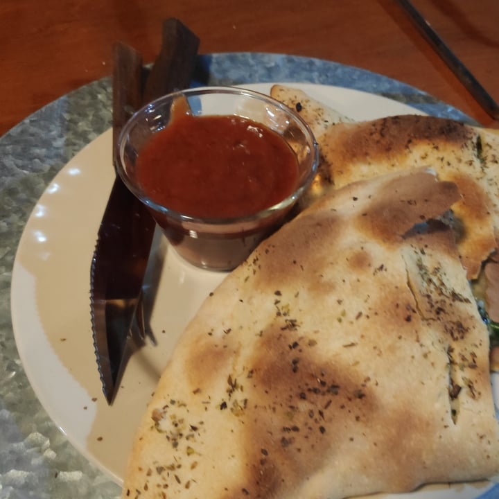 photo of Ixteriolo's Calzone Salvaterra shared by @urielmtz on  07 May 2022 - review