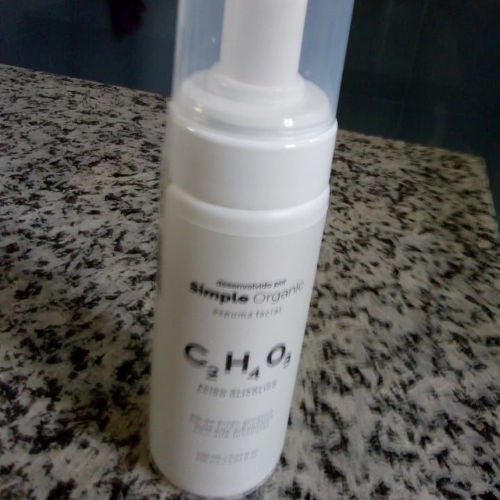 photo of Simple Organic Espuma Facial Ácido Glicólico shared by @tacinhademel on  05 Dec 2022 - review