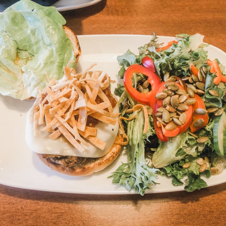 review photo of Bin 4 Burger Lounge Plant One On Me shared by @maggiehertzberg on 25 Jan 2021 - review