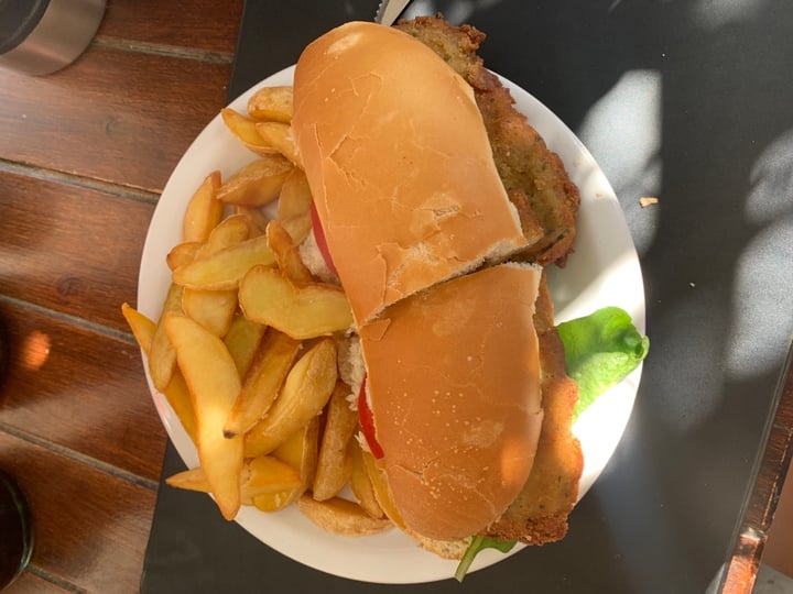 review photo of Hostel - Restaurant EL TRUENO Chivito Vegano shared by @solebalsa on 03 Mar 2022 - review