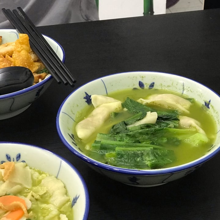 photo of 729 Vegan Basil Dumpling Soup shared by @mariaubergine on  04 Jan 2022 - review
