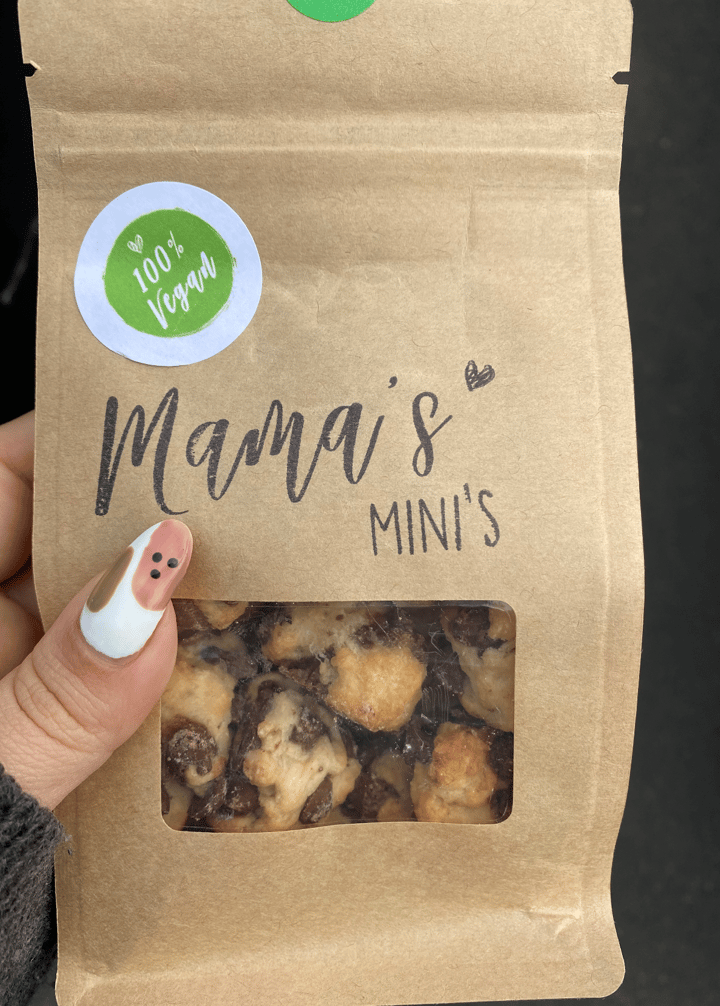 photo of mama’s minis Vegan Chocolate Chip Cookies shared by @nixx on  18 Jun 2022 - review