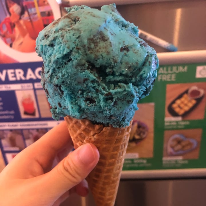 photo of Heartbreak Melts Ice Cream Cafe Cookie Monster shared by @meltingpotatoes on  24 Sep 2022 - review