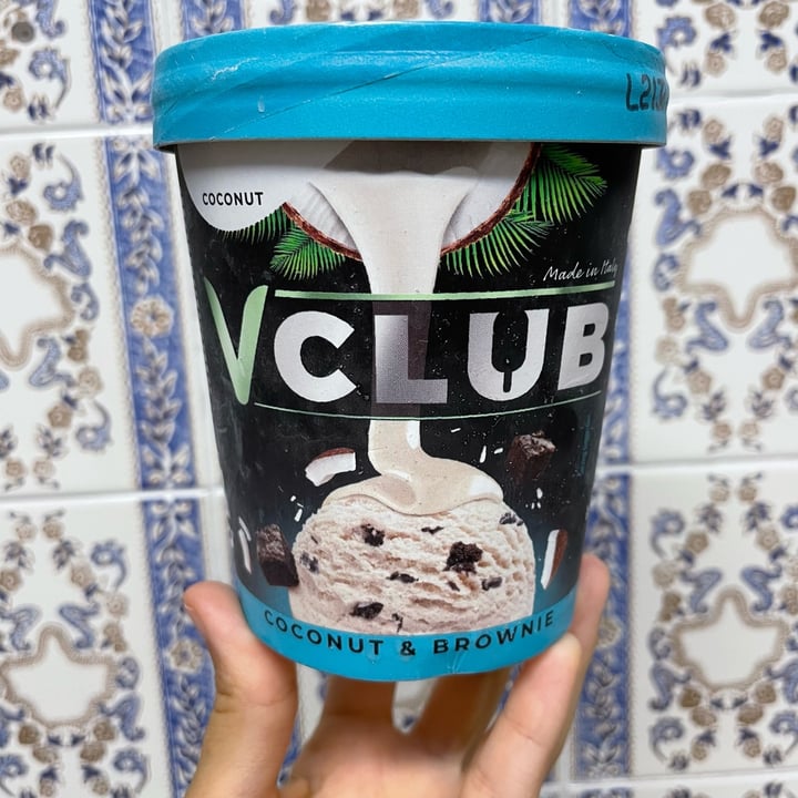 photo of VClub Coconut & Brownie shared by @begonya on  30 Aug 2022 - review