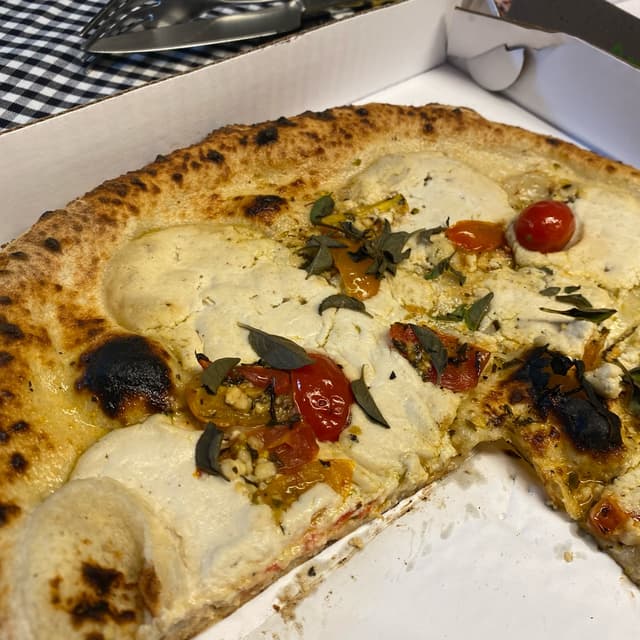 Photo of the dish “Pizza Caprese Bianca”