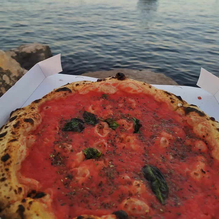 photo of u munazen chalet della marina pizza marinara shared by @federicajackdanieles on  02 Jun 2022 - review