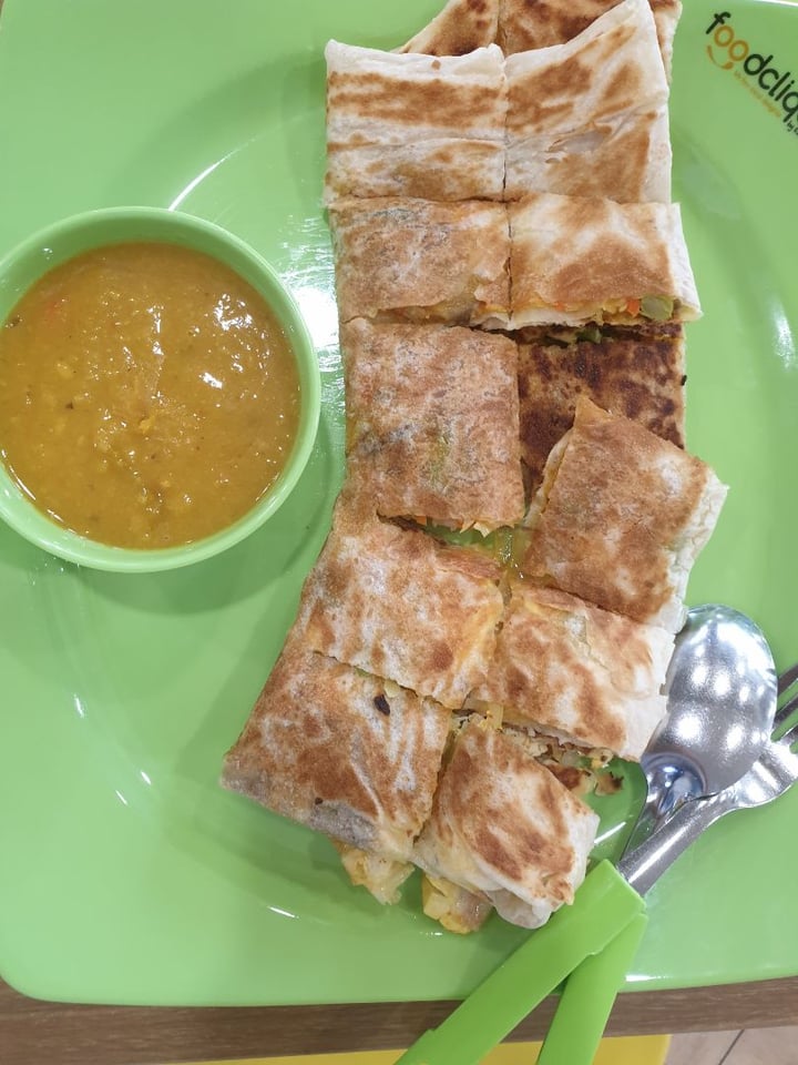 photo of Flavours @ UTown (Foodclique) Vegetable prata shared by @plantaepy on  17 Mar 2020 - review