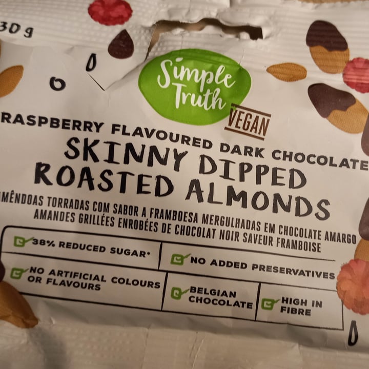 photo of Simple Truth Dark Chocolate Skinny Dipped Roasted Almonds shared by @wynter on  26 Sep 2021 - review