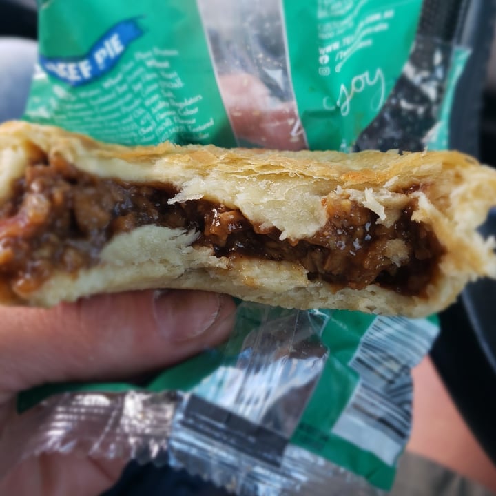 photo of 7-Eleven Nobeef Pie shared by @savetheworldwithkim on  18 May 2020 - review