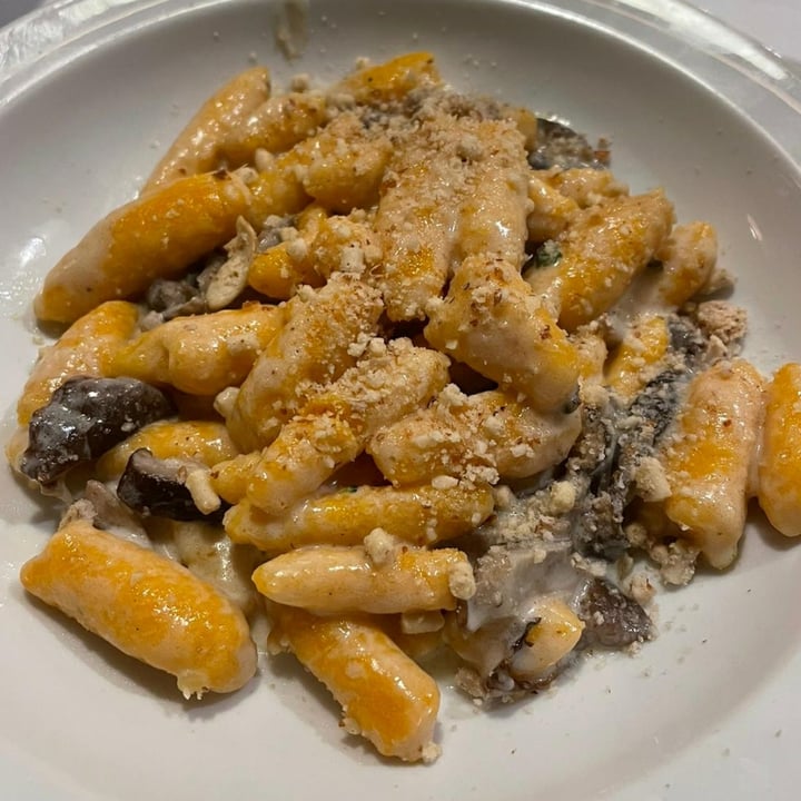 photo of La Colubrina Gnocchi Di Zucca Con Crema Al Cocco E Funghi Shitake shared by @giulsrr on  14 Mar 2022 - review