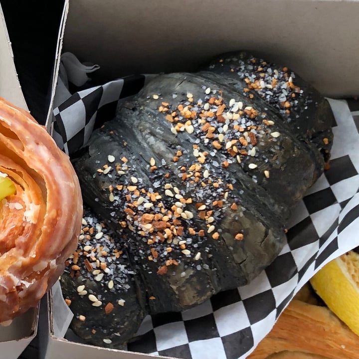 photo of Mother Bake Shop Everything bagel seasoning croissant shared by @korieander on  24 Sep 2020 - review